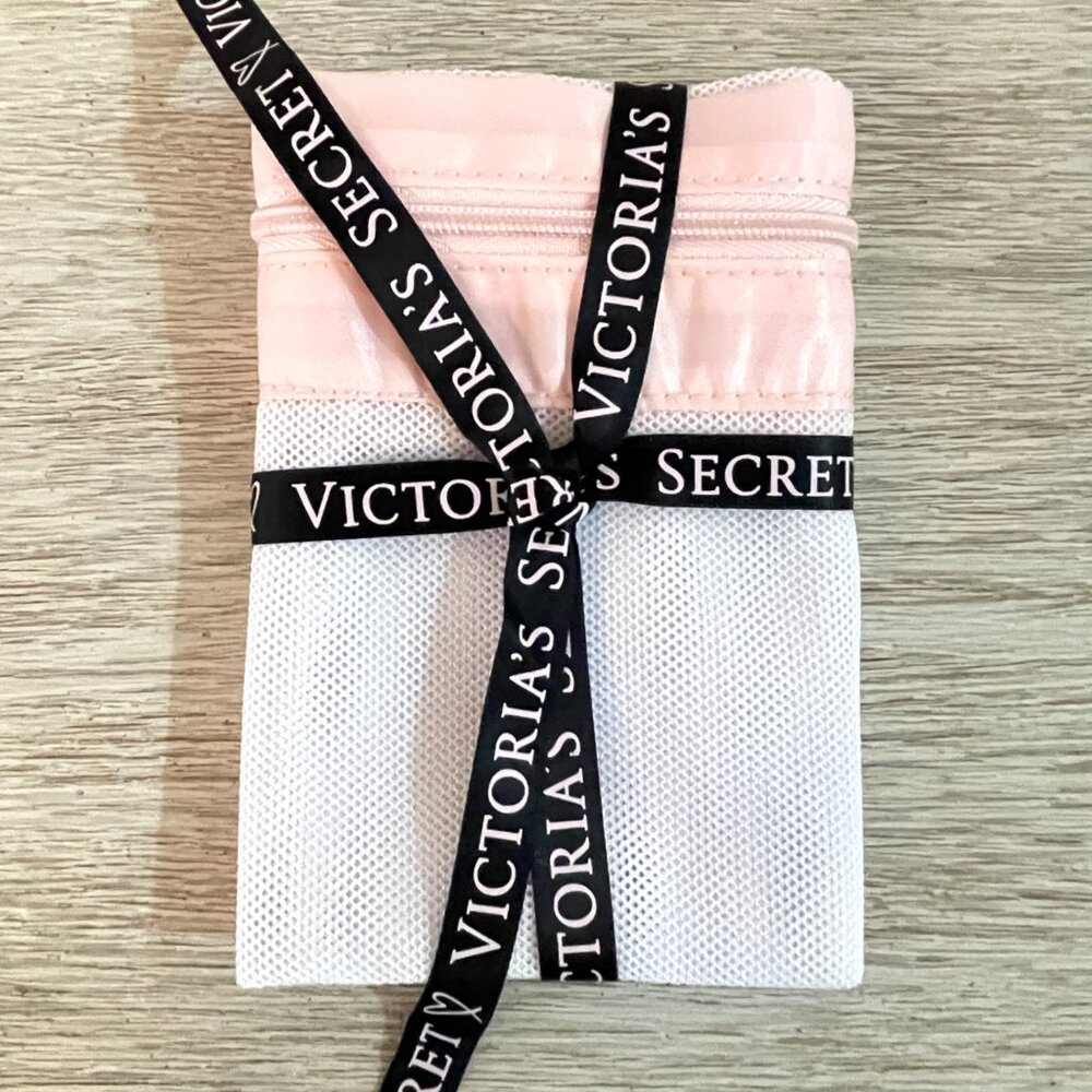 New Victoria's Secret Laundry Bag Mesh Wash Delicates Lingerie Zipper